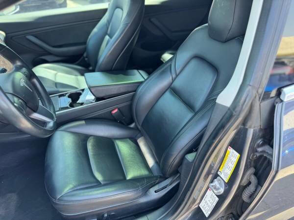 Used 2018 Tesla Model 3 Long Range image 12