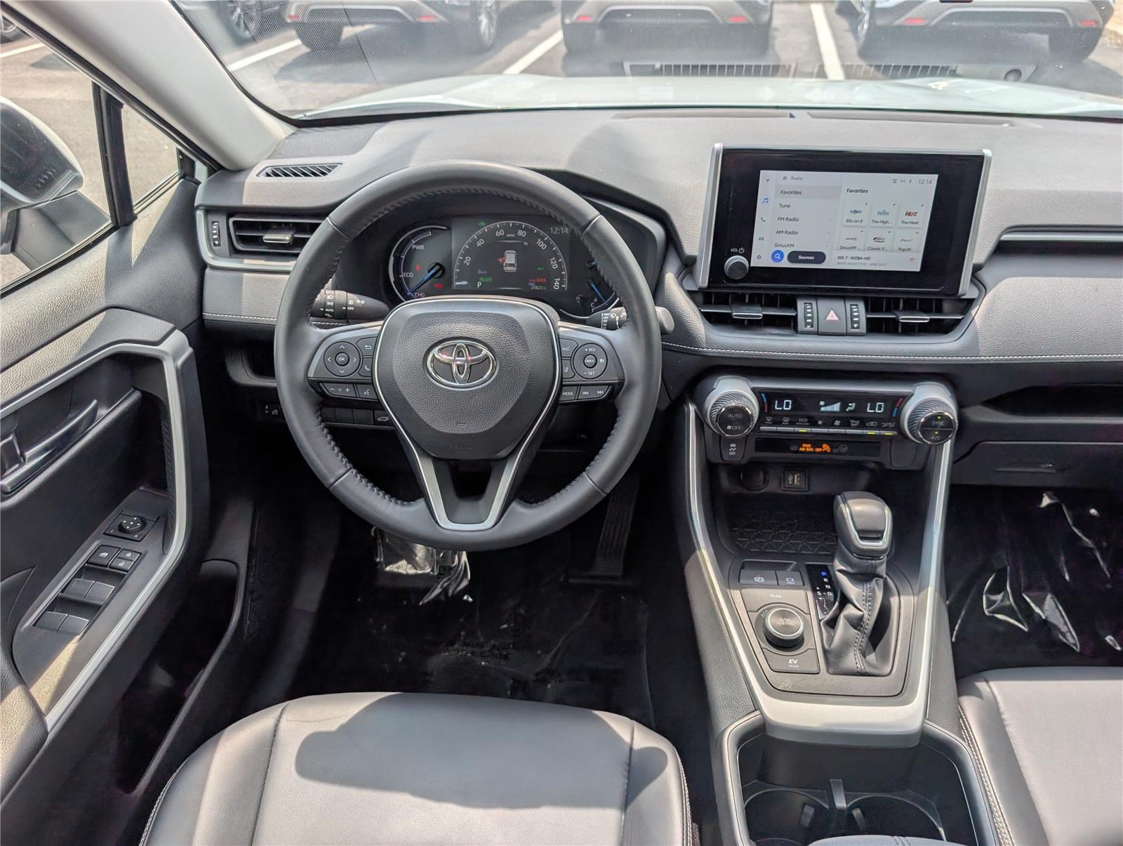 Used 2024 Toyota RAV4 XLE Premium AWD/4WD image 17