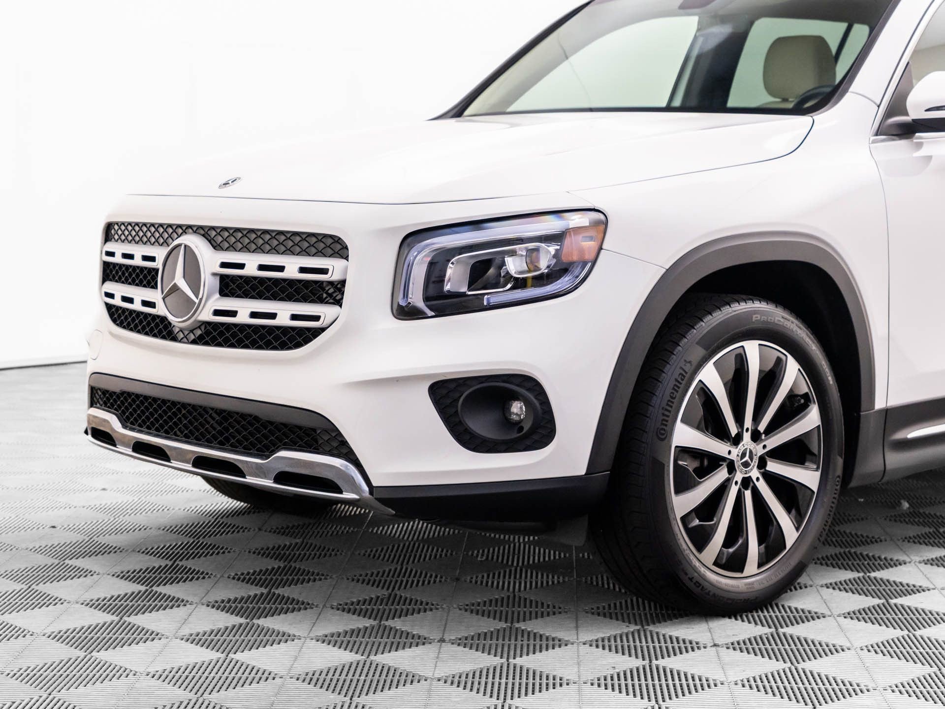 Used 2023 Mercedes-Benz GLB 250 4MATIC image 40