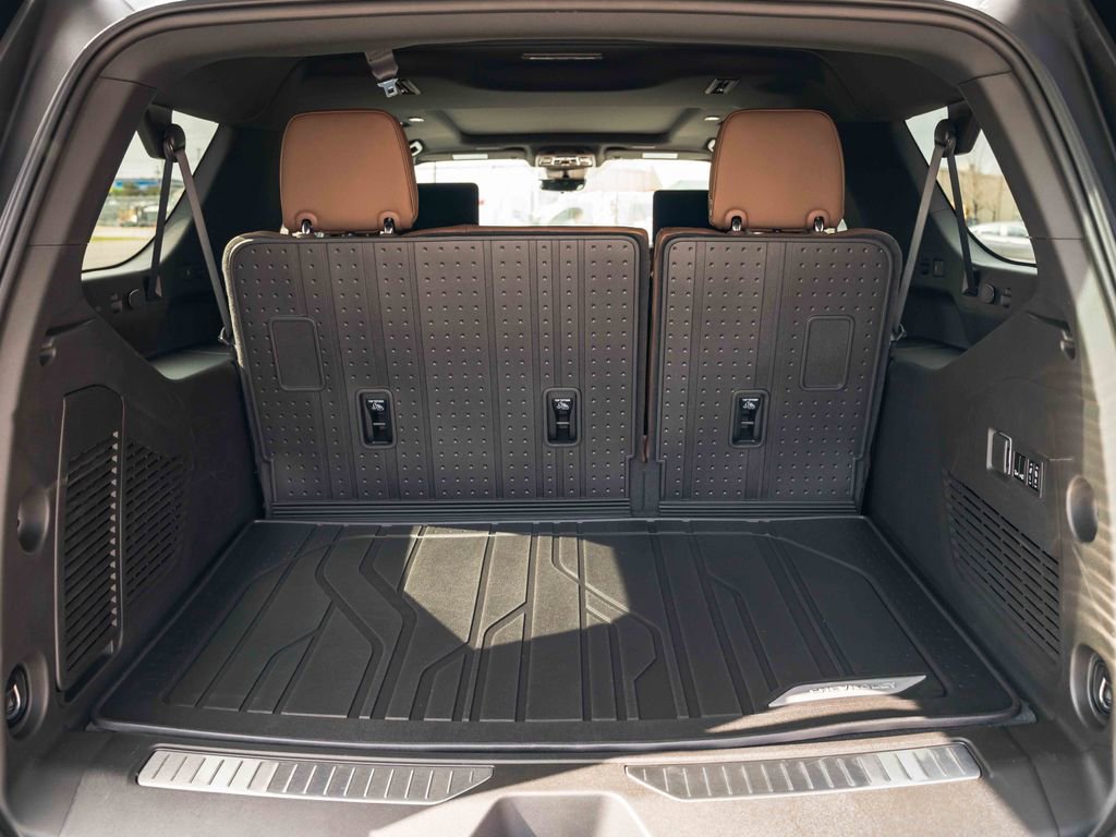 New 2026 Chevrolet Suburban High Country image 37