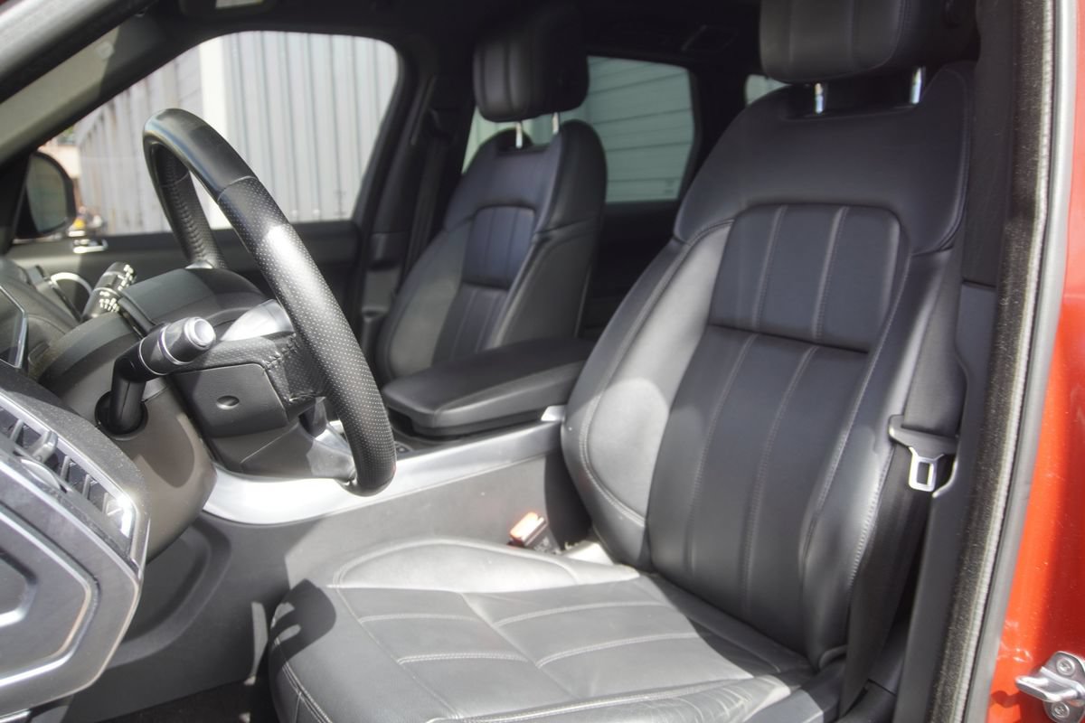 Used 2018 Land Rover Range Rover Sport SE AWD/4WD image 10
