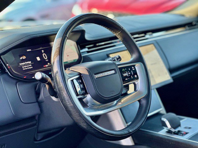 Used 2024 Land Rover Range Rover Long Wheelbase Autobiography image 12