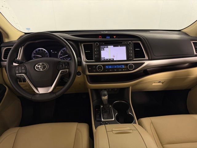 Used 2019 Toyota Highlander XLE image 24