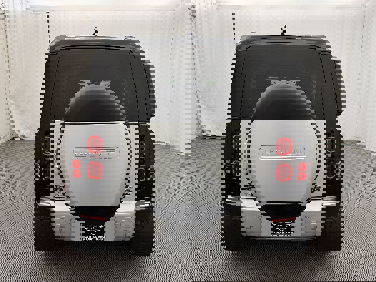 Used 2020 Land Rover Defender 110 First Edition image 6