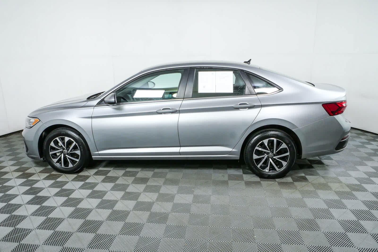 Certified 2024 Volkswagen Jetta S FWD image 30