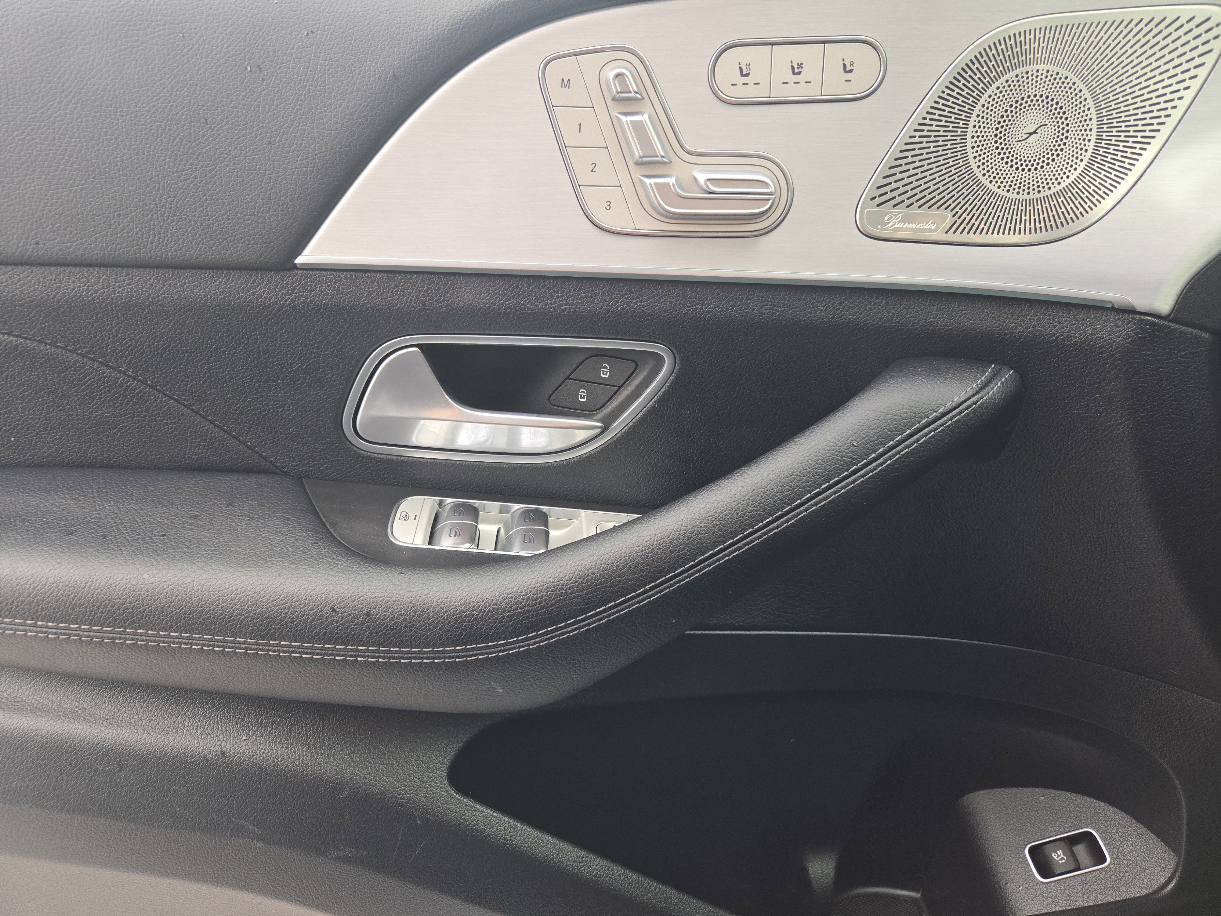 Used 2025 Mercedes-Benz GLS 450 4MATIC image 26
