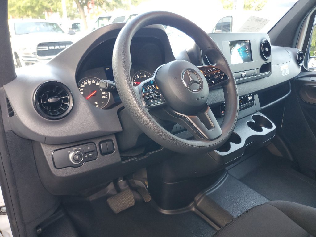 Used 2024 Mercedes-Benz Sprinter 2500 image 18