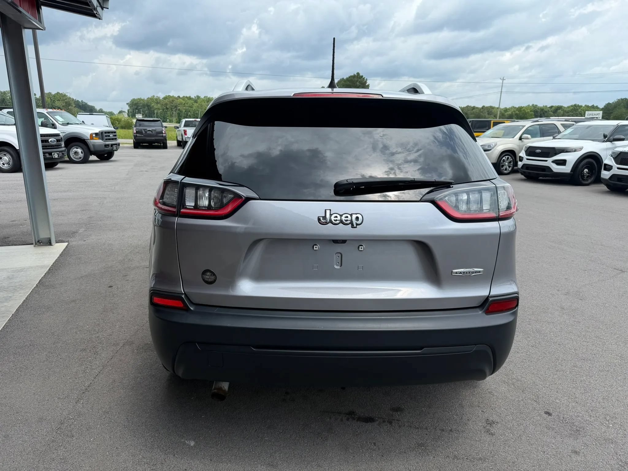 Used 2019 Jeep Cherokee Latitude w/ Popular Appearance Group FWD image 19