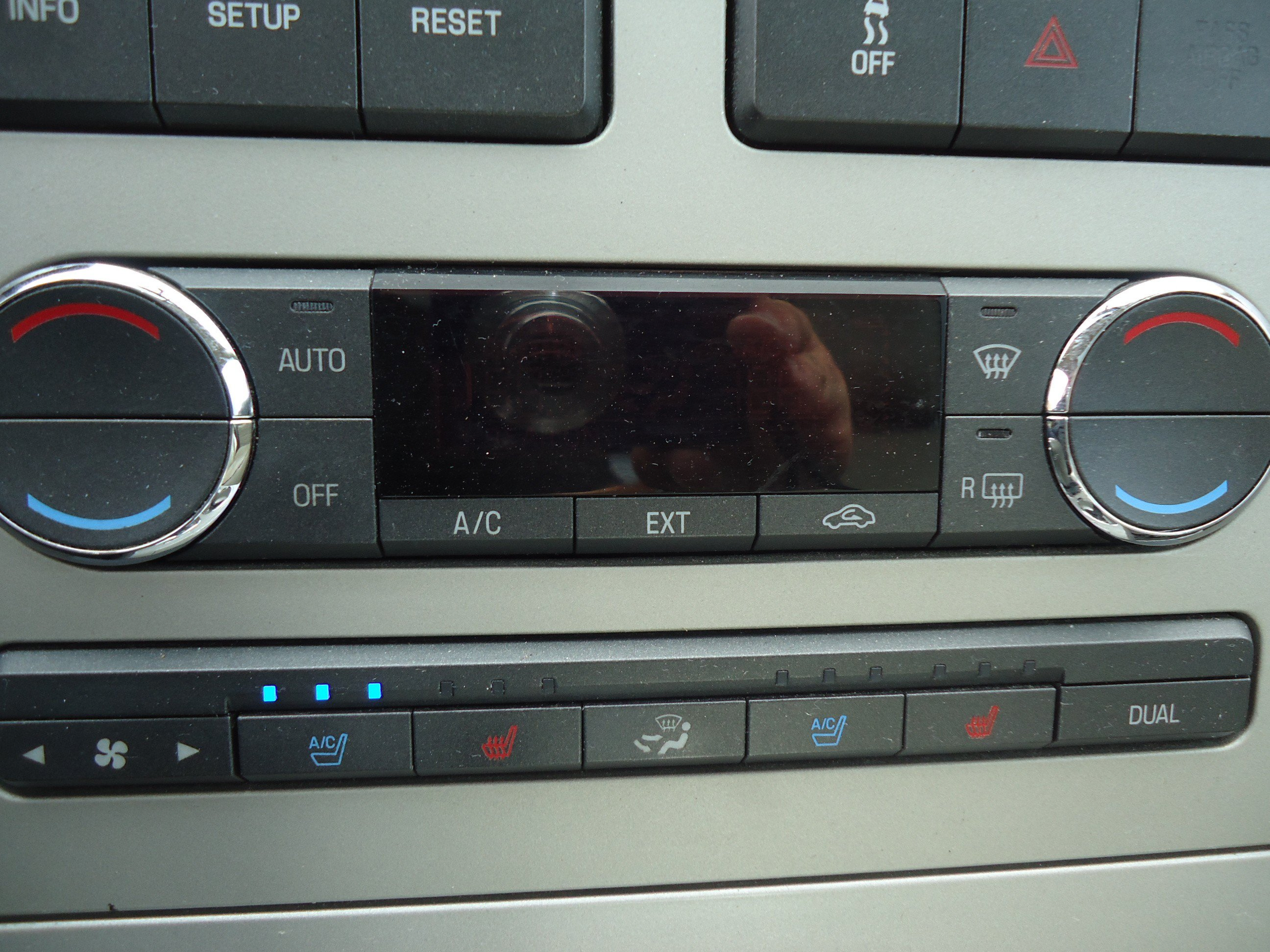 Used 2009 Lincoln MKX AWD image 18
