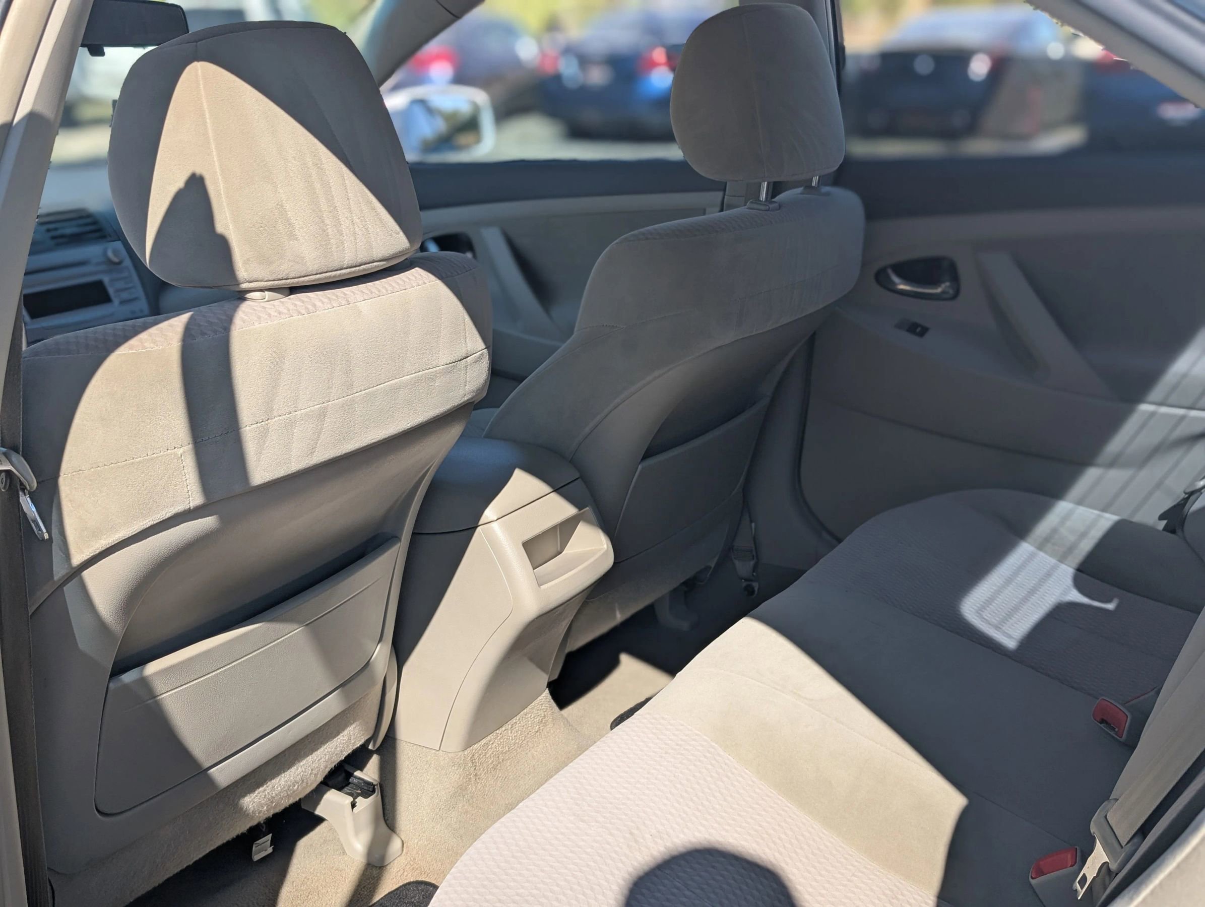 Used 2010 Toyota Camry LE image 22