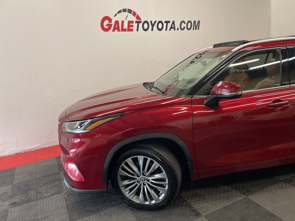 Used 2021 Toyota Highlander Platinum AWD/4WD image 4