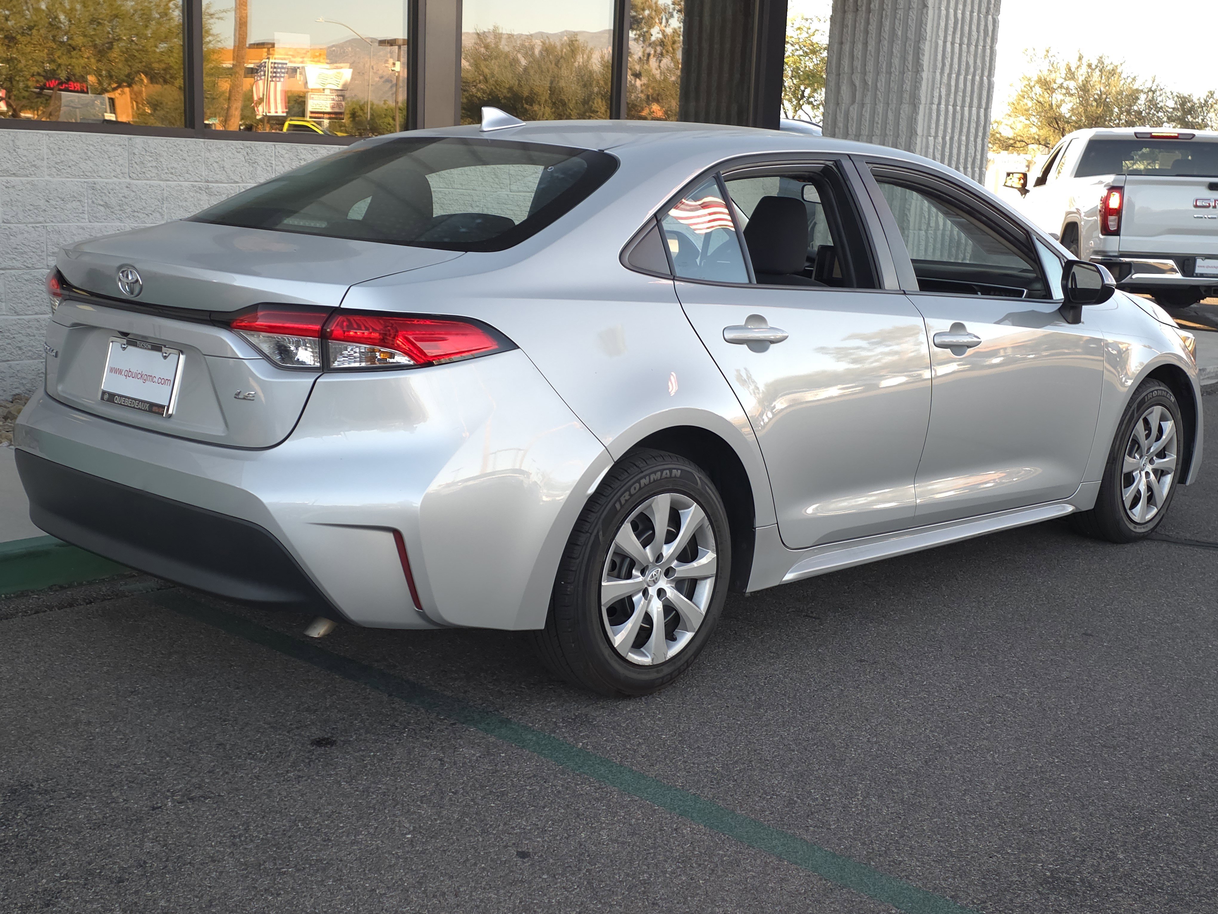 Used 2023 Toyota Corolla LE image 4