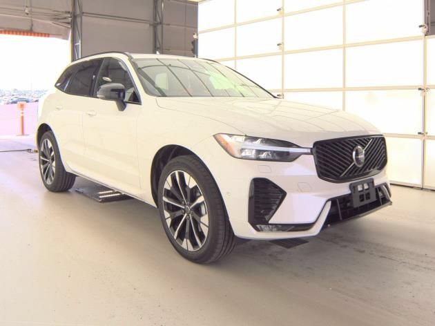 Used 2026 Volvo XC60 B5 Plus AWD/4WD image 4