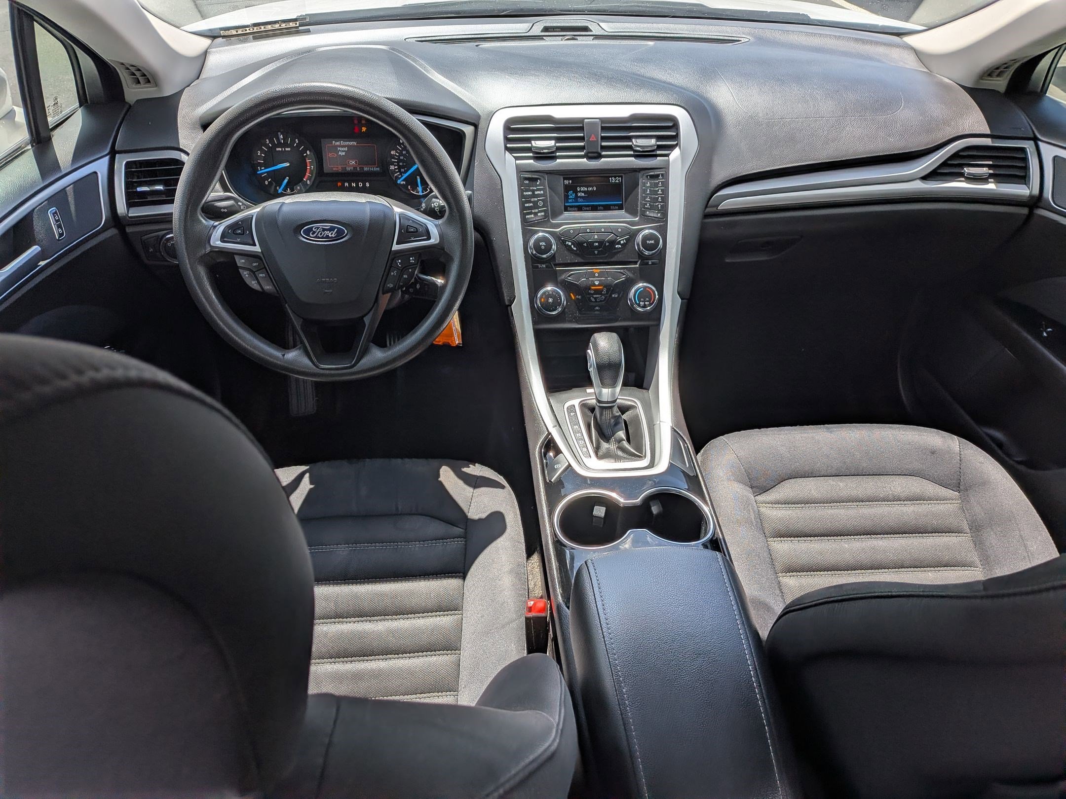 Used 2015 Ford Fusion SE FWD image 26