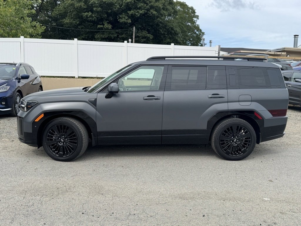 Used 2025 Hyundai Santa Fe Calligraphy image 2