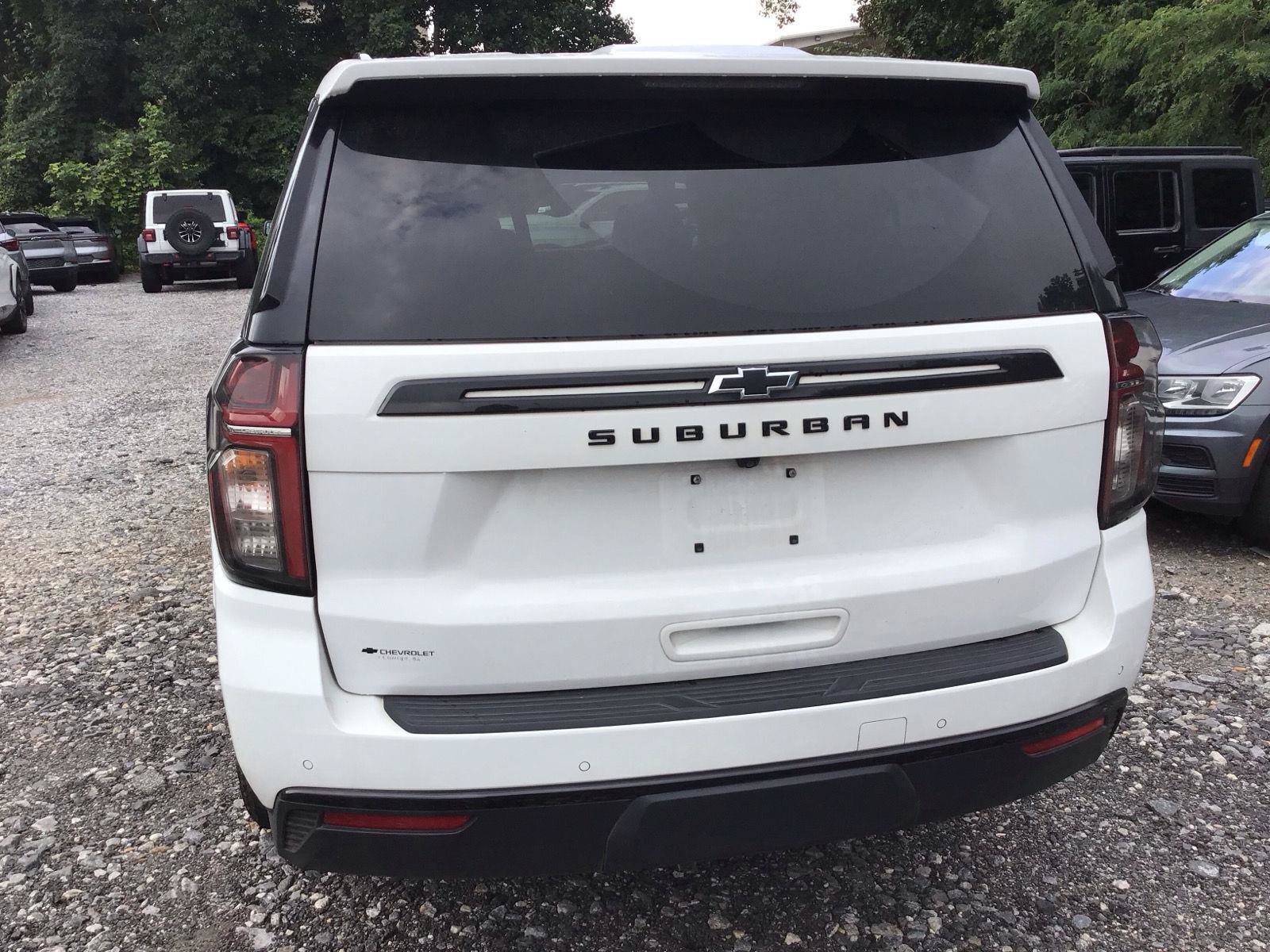 Used 2024 Chevrolet Suburban Z71 w/ Luxury Package AWD/4WD image 3