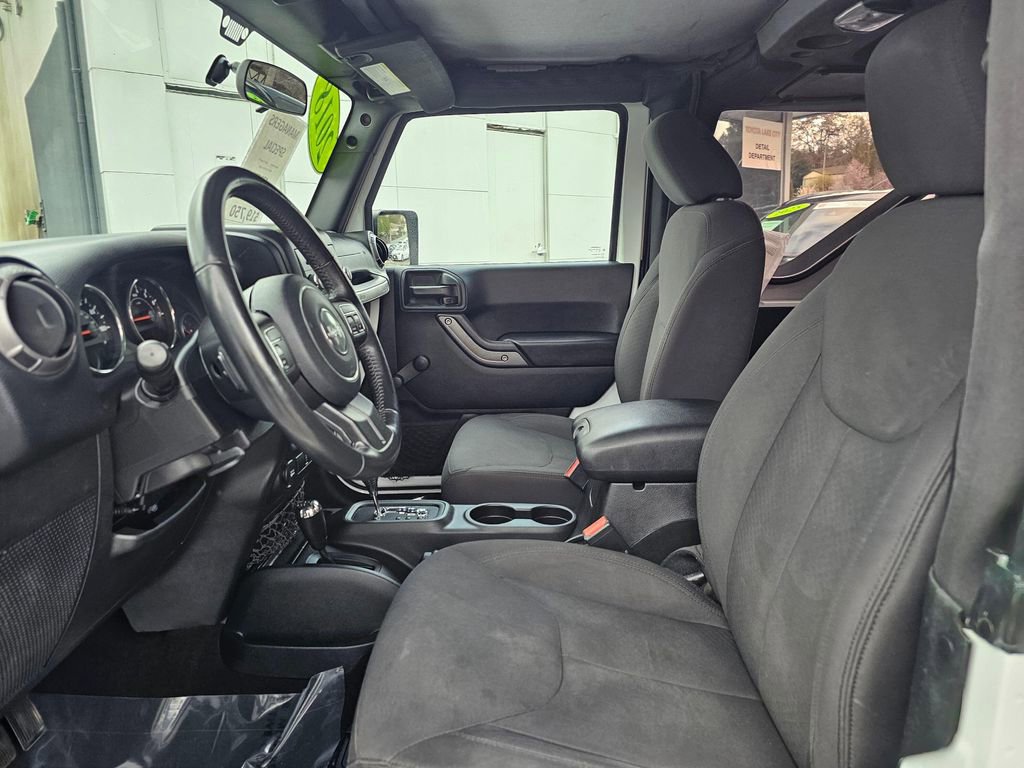 Used 2018 Jeep Wrangler Sport image 16