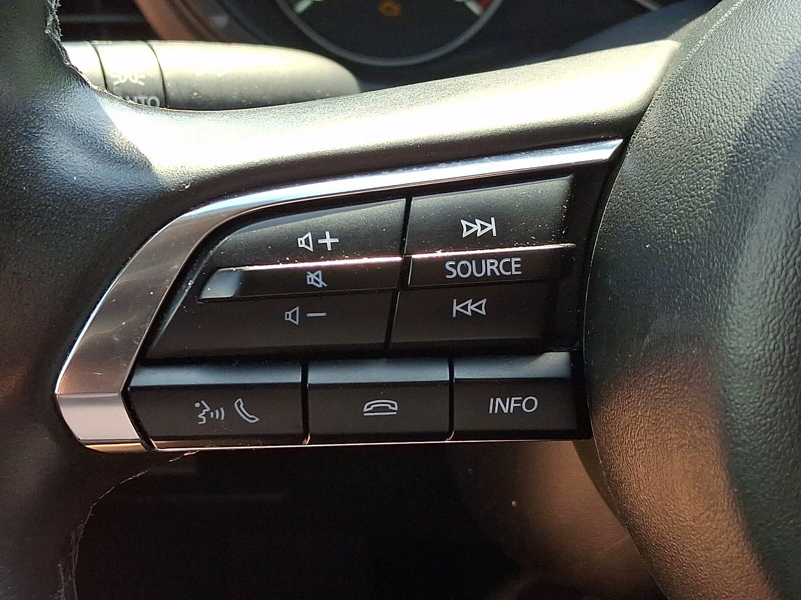 Used 2024 MAZDA MAZDA3 s FWD image 21