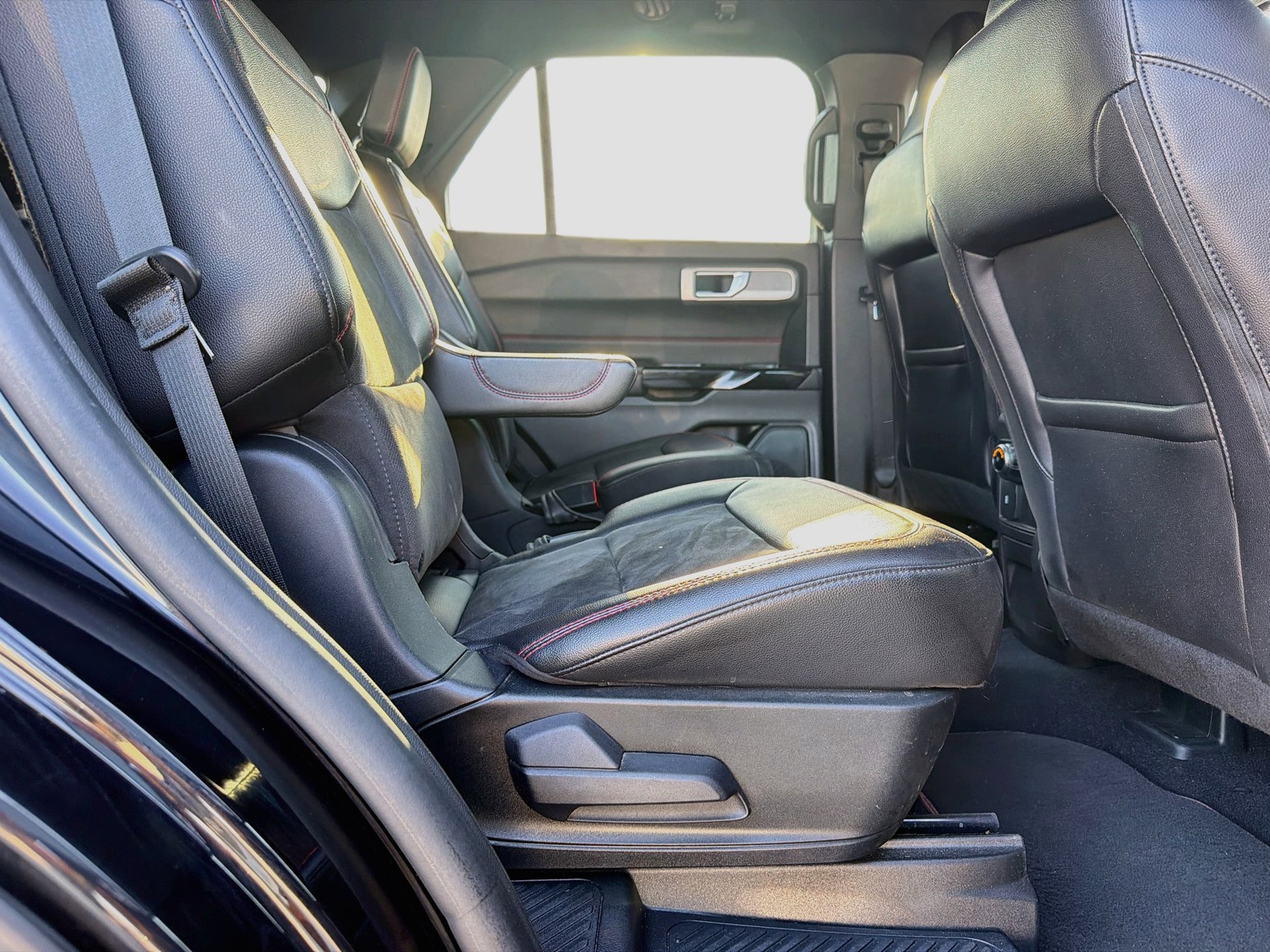 Certified 2023 Ford Explorer ST-Line w/ Class IV Trailer Tow Package RWD image 31