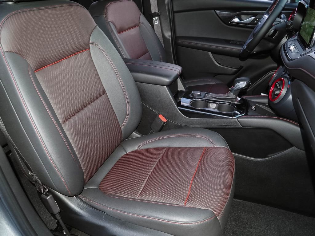 Certified 2023 Chevrolet Blazer RS w/ Driver Confidence II Package image 18