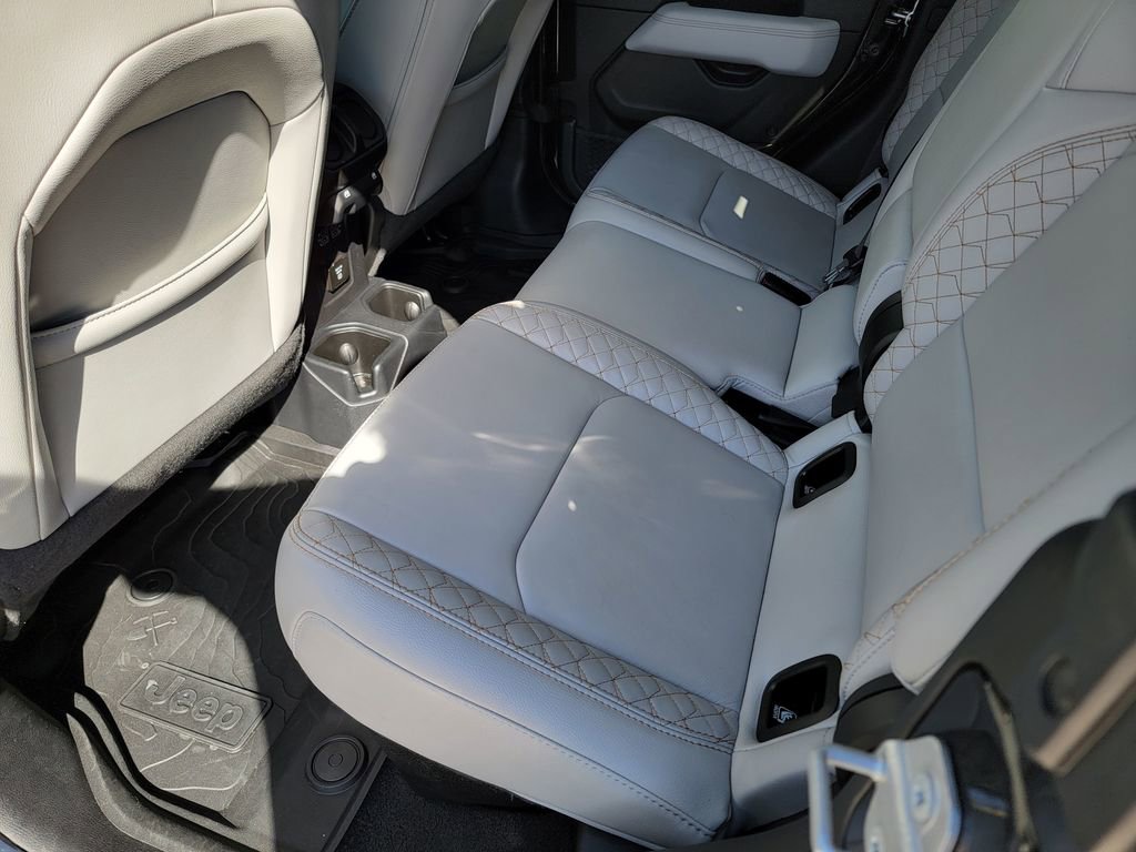 Used 2021 Jeep Gladiator Overland image 10