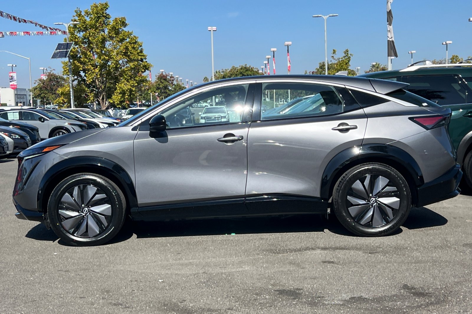 Certified 2023 Nissan Ariya FWD image 7