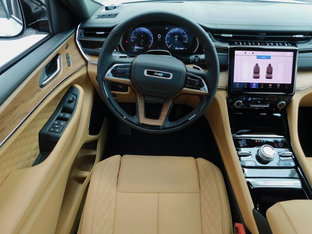 New 2025 Jeep Grand Cherokee L Summit image 17