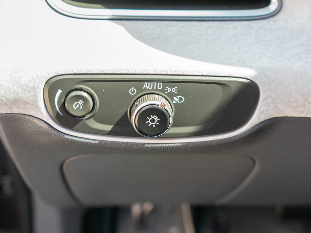 Used 2021 Chevrolet Bolt LT FWD image 17
