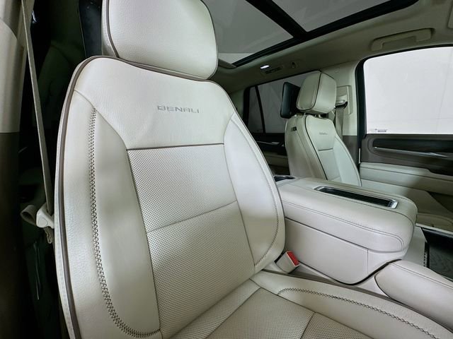 Used 2024 GMC Yukon Denali w/ Denali Reserve Package image 32