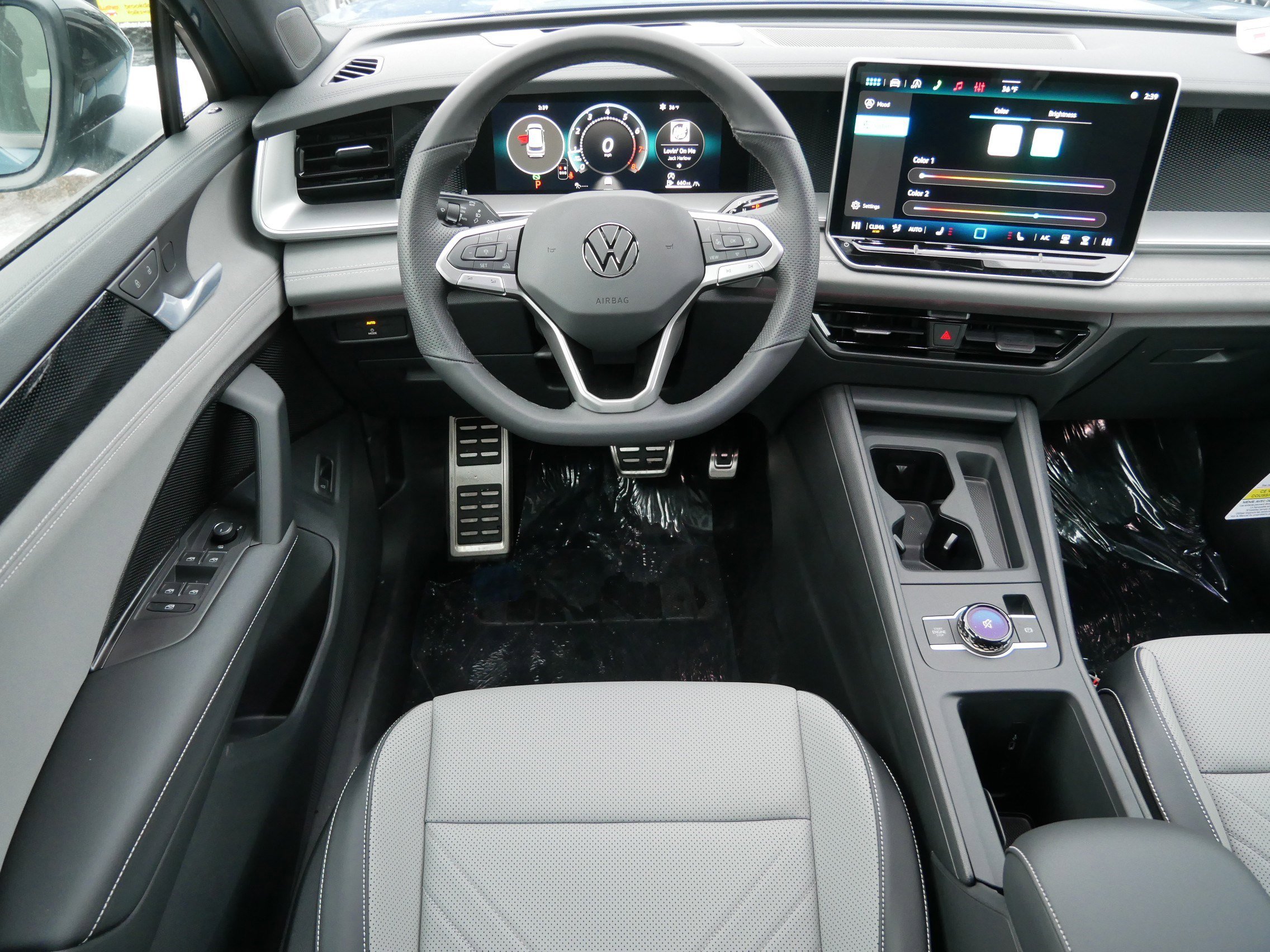 New 2026 Volkswagen Tiguan SE R-Line image 7