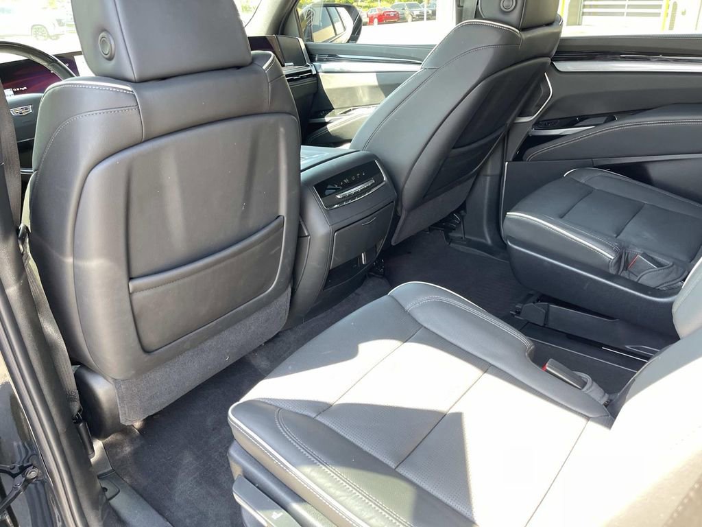 Certified 2025 Cadillac Escalade Sport w/ Touring Package AWD/4WD image 18