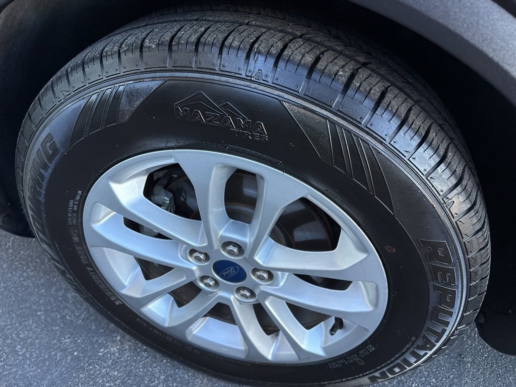 Used 2020 Ford Escape SE image 10