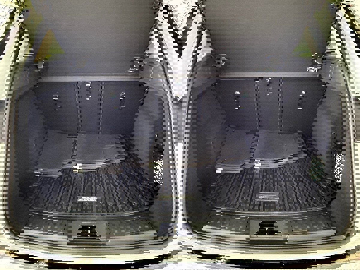 Used 2023 Land Rover Range Rover Evoque S image 38