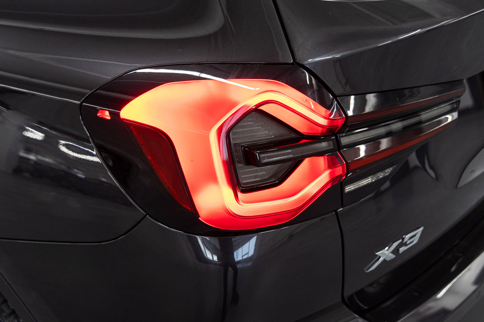 Used 2024 BMW X3 xDrive30i w/ Premium Package w/ZPA image 15