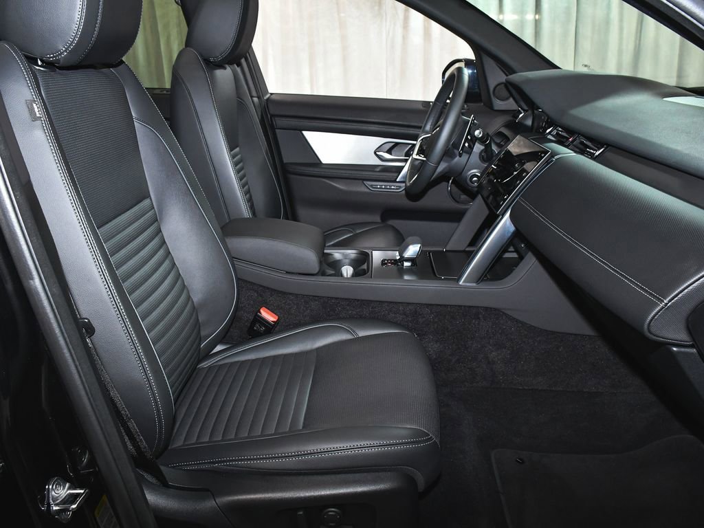 Used 2024 Land Rover Discovery Sport Dynamic SE AWD/4WD image 63