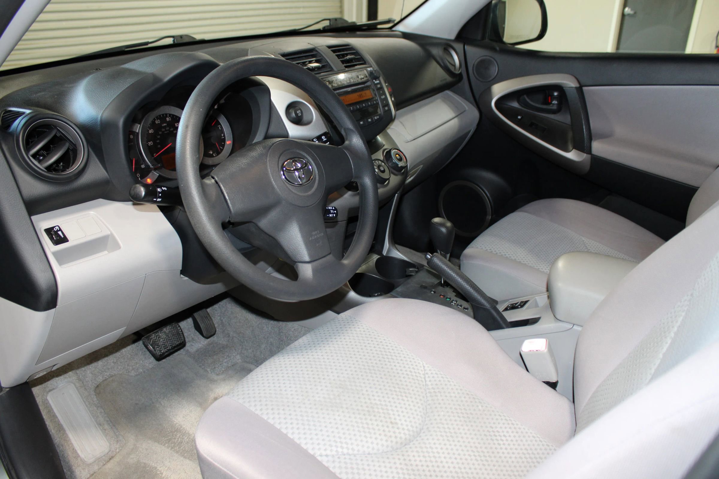 Used 2006 Toyota RAV4 2WD image 16
