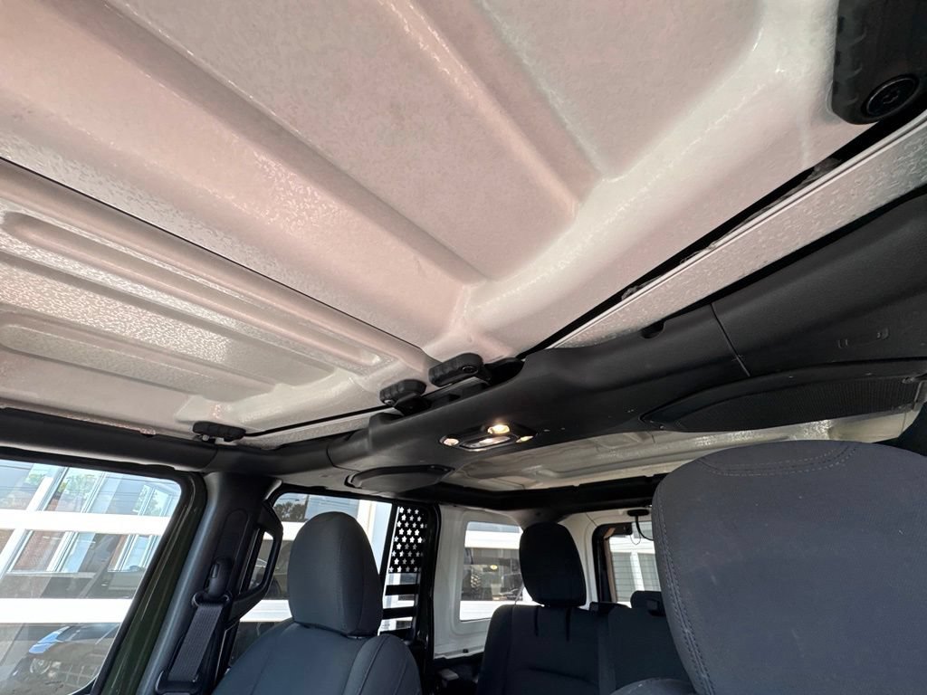 Used 2023 Jeep Wrangler Unlimited w/ Convenience Group AWD/4WD image 35
