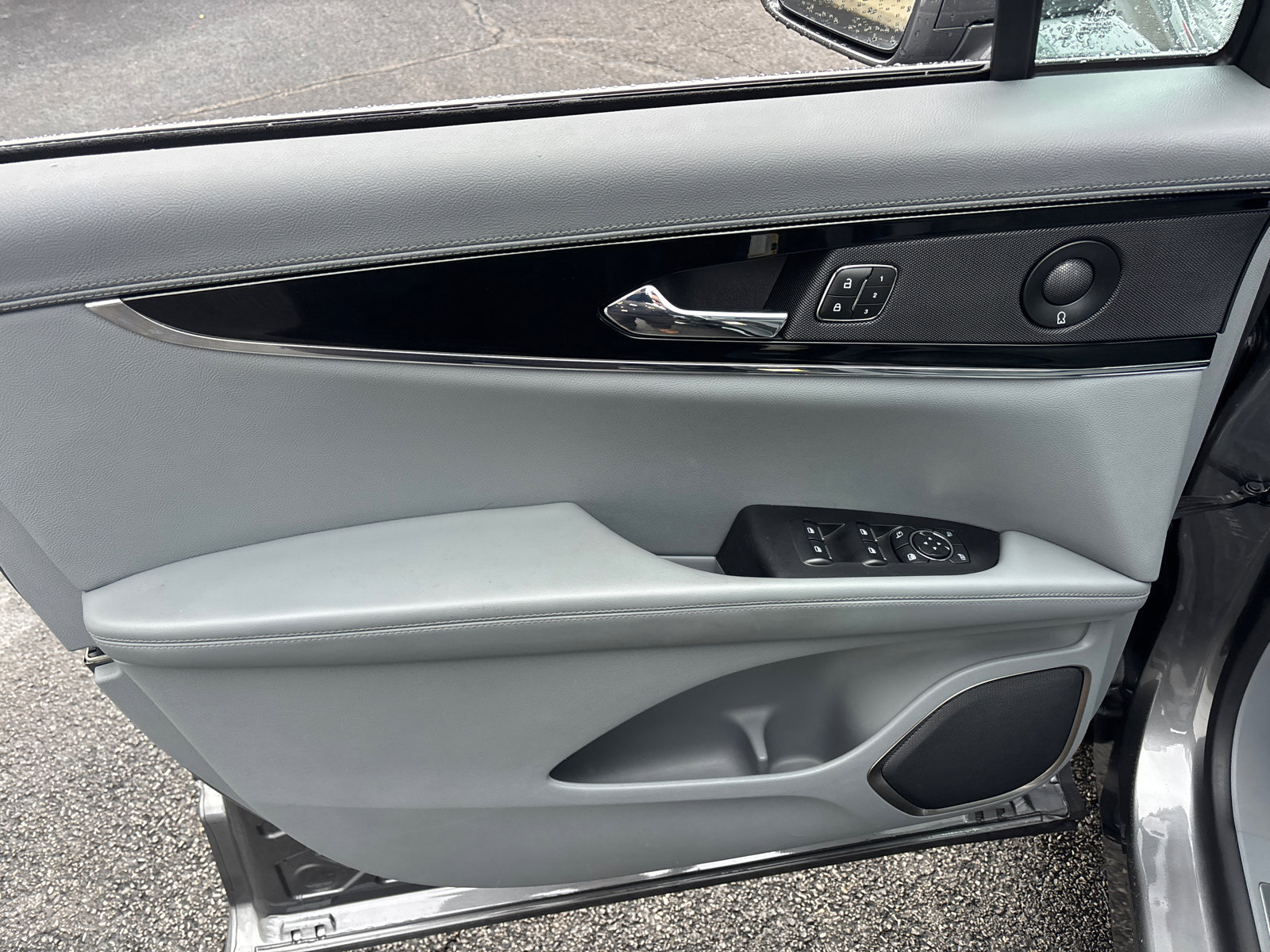 Certified 2023 Lincoln Nautilus Reserve w/ Equipment Group 201A image 11