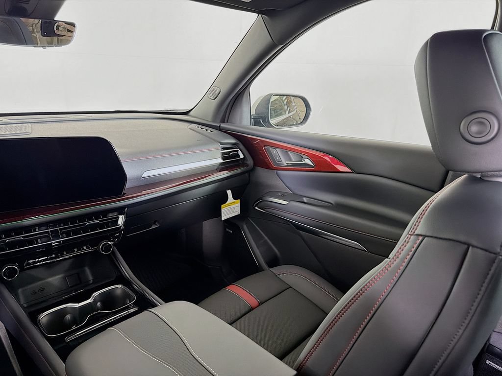 New 2026 Chevrolet Traverse RS w/ LPO, Floor Liner Package AWD/4WD image 20