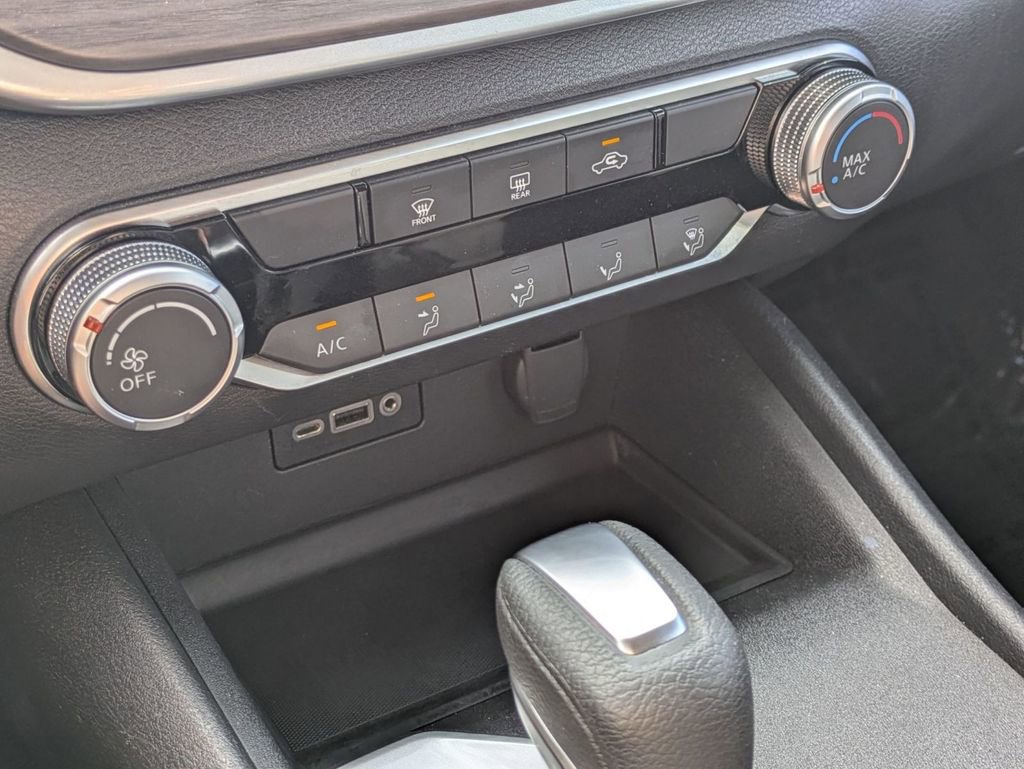Used 2025 Nissan Altima 2.5 SV FWD image 23