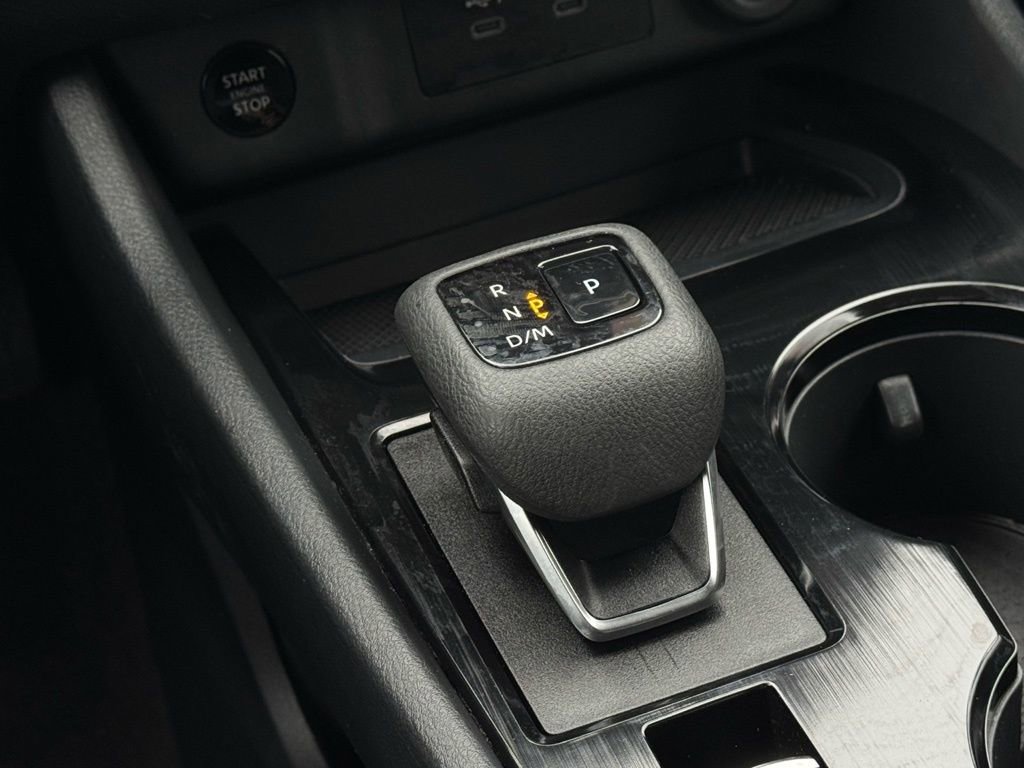 Used 2025 Nissan Rogue SV image 38