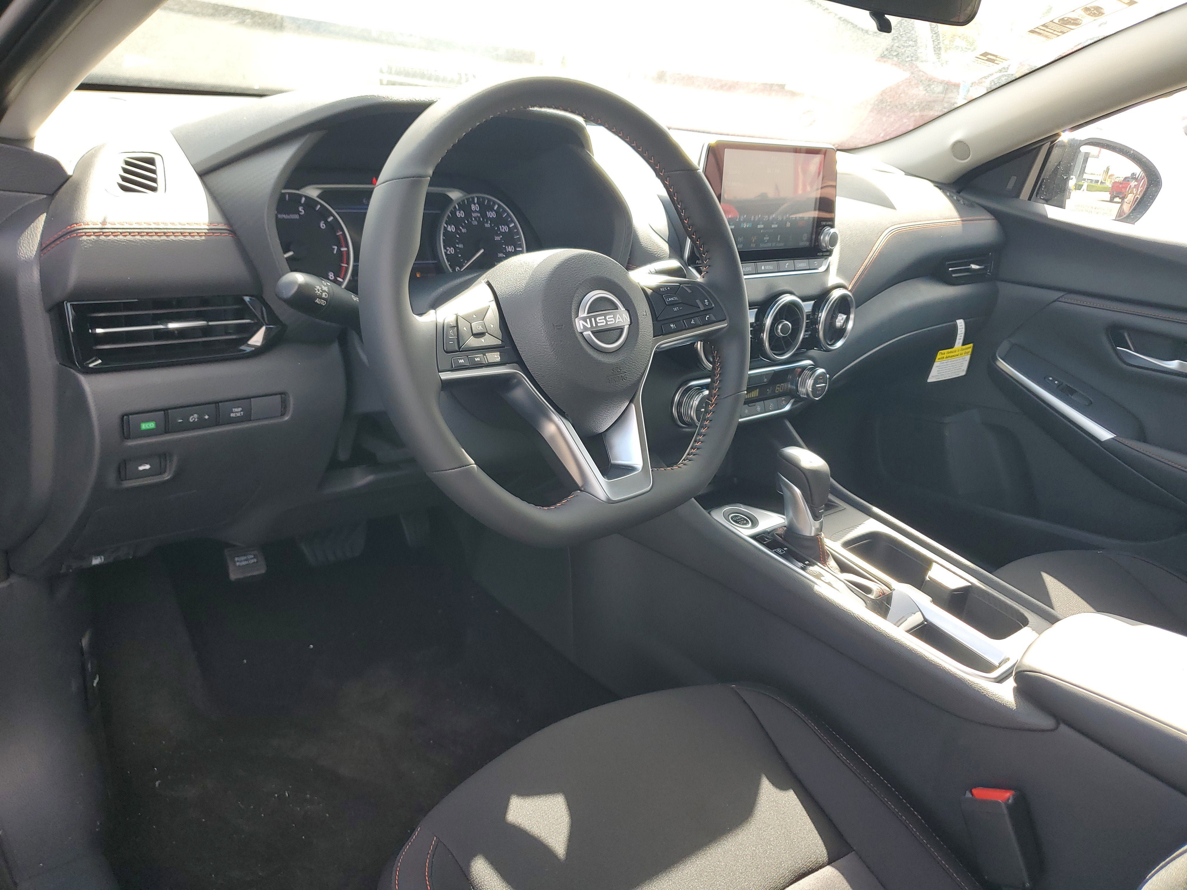 New 2025 Nissan Sentra SR w/ Midnight Edition image 10