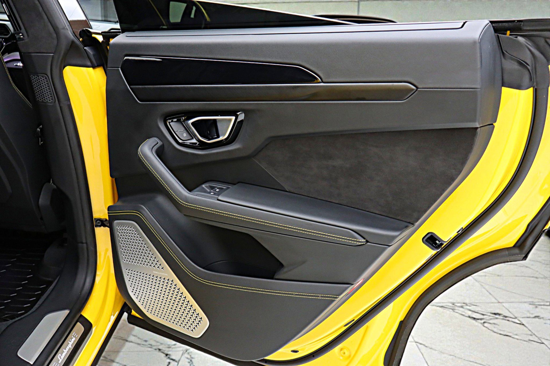 Used 2022 Lamborghini Urus image 51