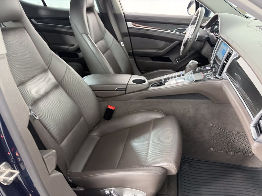 Used 2015 Porsche Panamera image 33