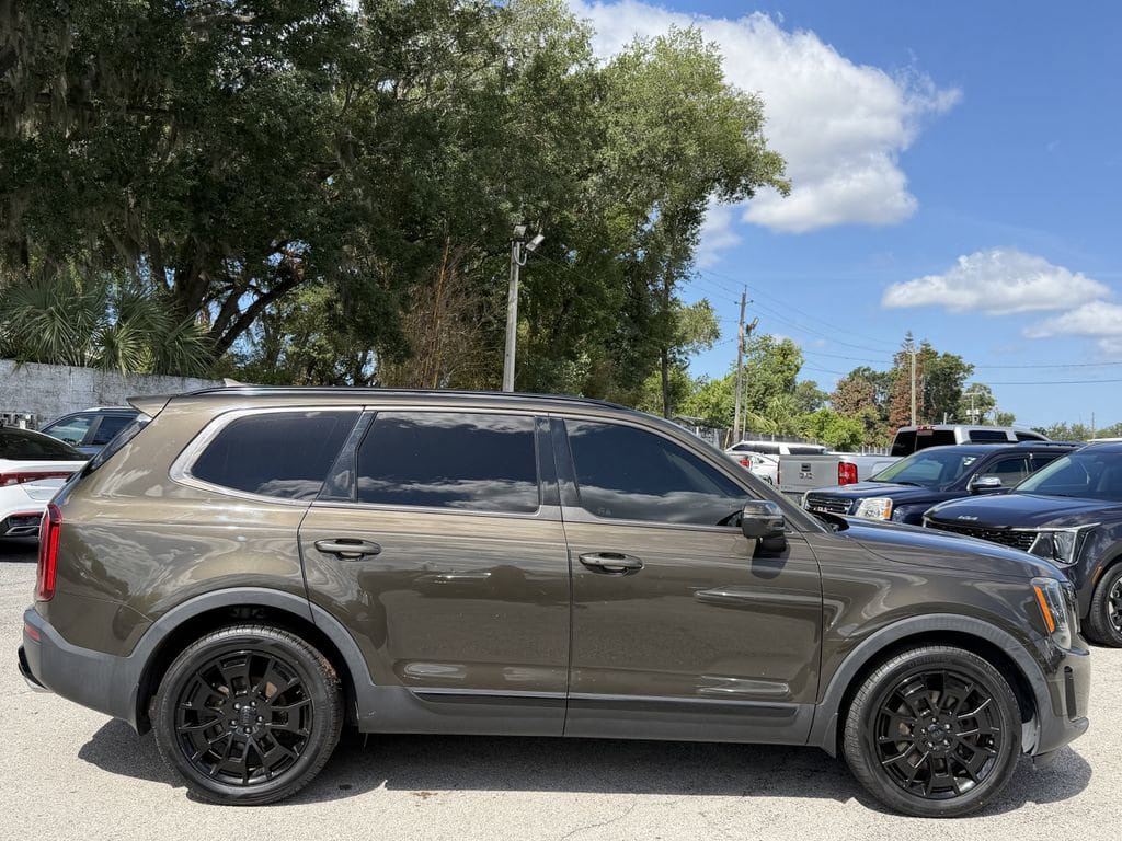 Used 2021 Kia Telluride EX w/ EX Premium Package AWD/4WD image 4