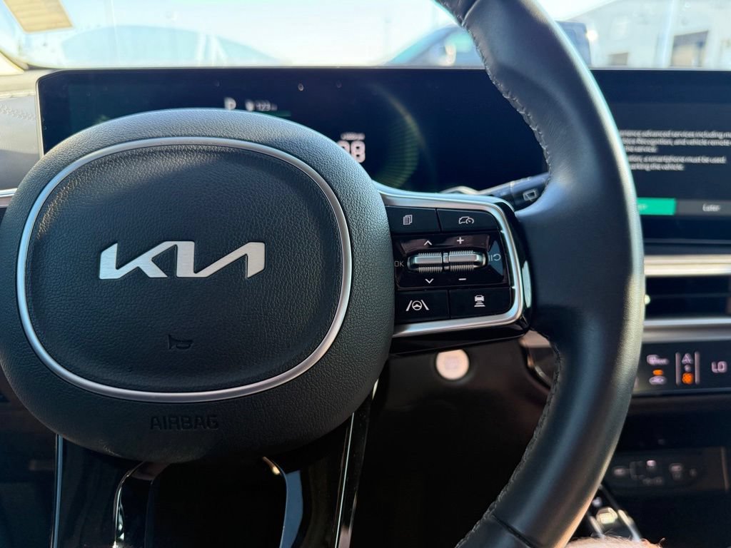 Used 2025 Kia Sorento EX w/ Panoramic Sunroof Package FWD image 24