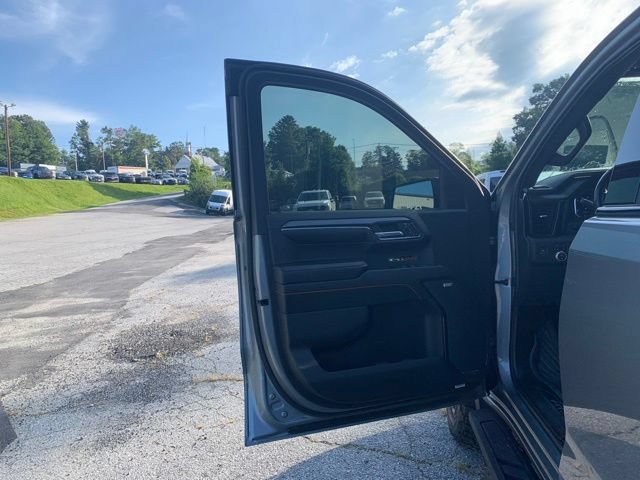 Used 2024 GMC Sierra 1500 AT4 w/ Technology Package AWD/4WD image 22