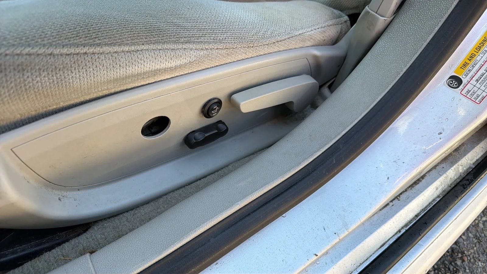 Used 2011 Chevrolet Impala LT FWD image 16