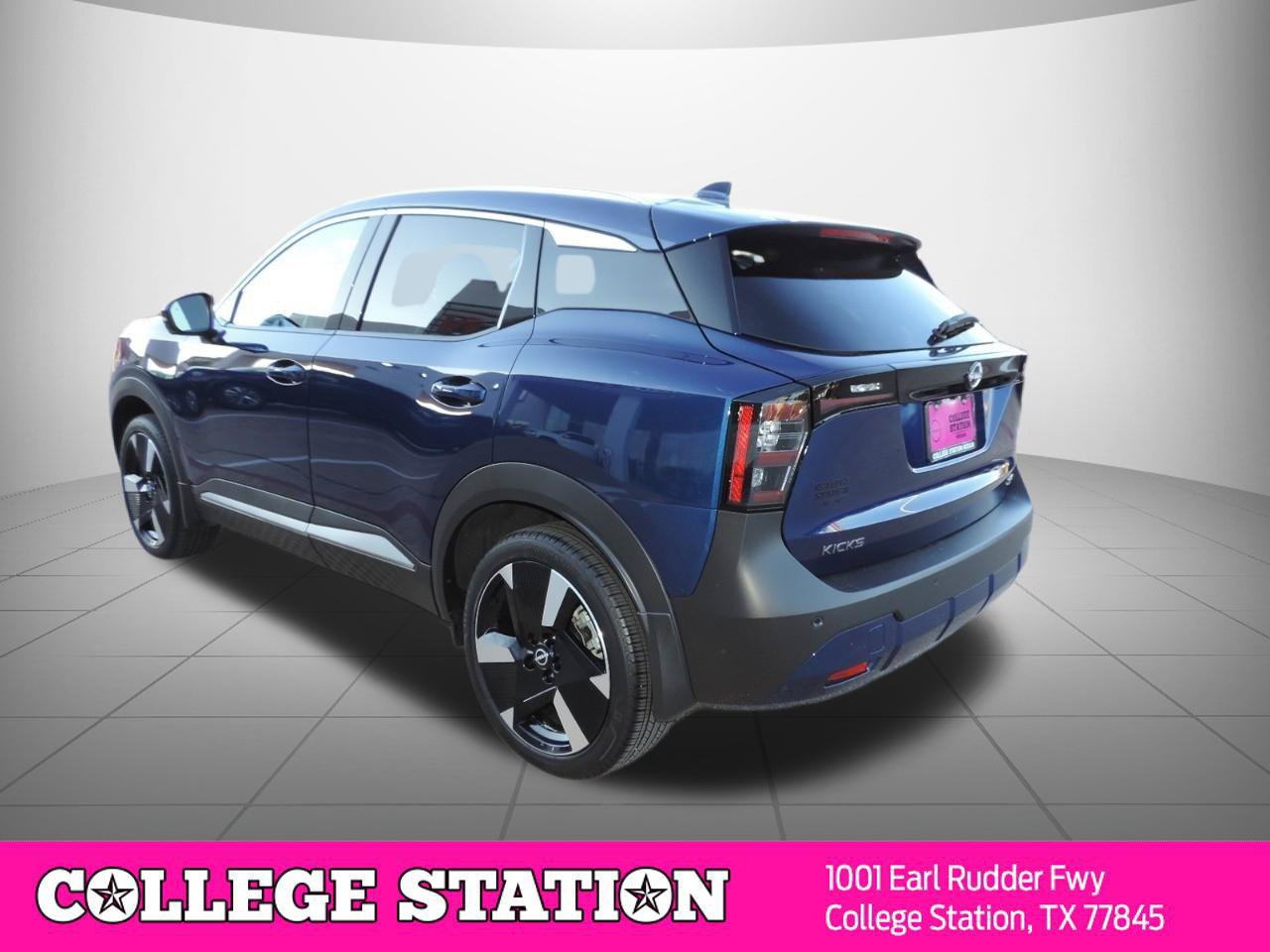 Certified 2025 Nissan Kicks SR FWD image 6