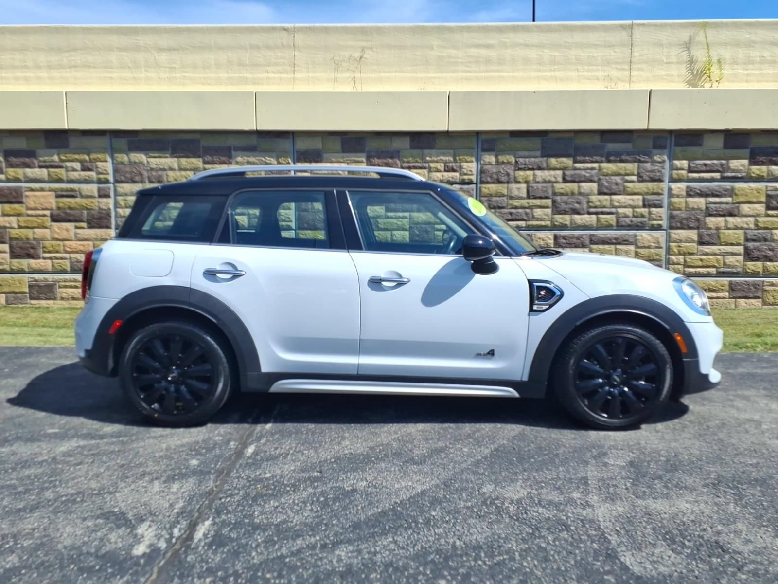 Used 2019 MINI Cooper Countryman S w/ Premium Package AWD/4WD image 12